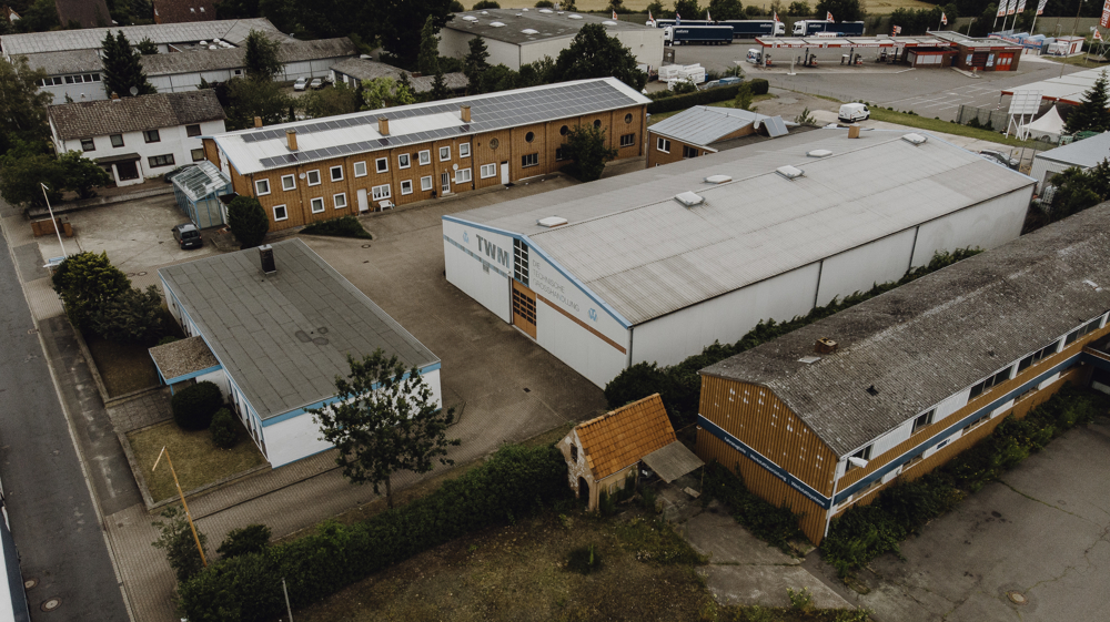 * Hallen-, Büro, und Ausstellungsfläche in der Goseburg * - DJI_0214