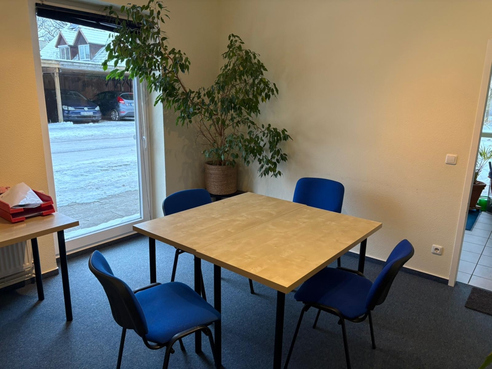 * Praxis/Bürofläche in Häcklingen * - Büro