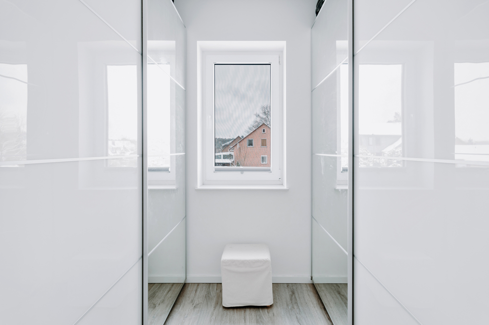 Einzigartiges Architektenhaus für Ihre Familie in Brietlingen - Ankleidezimmer