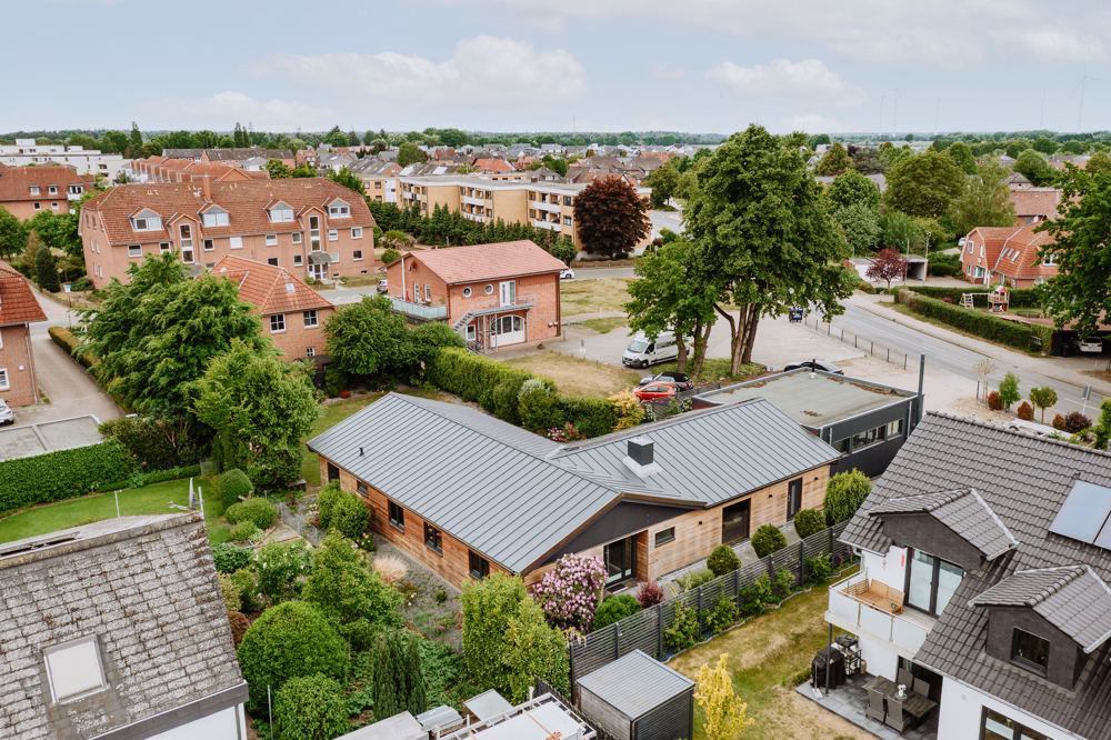 Exklusiver Bungalow mit Glasanbau für Ihr Gewerbe - Ansicht