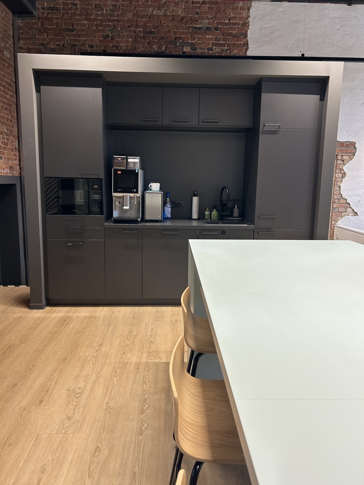 Büro- und Gewerbeflächen in der ehemaligen GARAGE Lüneburg - auch Teilmiete möglich - image00050