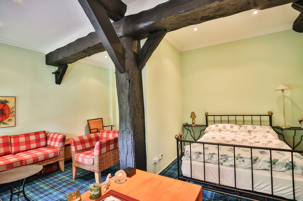 Märchenhafte Hofanlage mit Wohnen und Gewerbe in Handorf bei Lüneburg! - Zimmer im Erdgeschoss