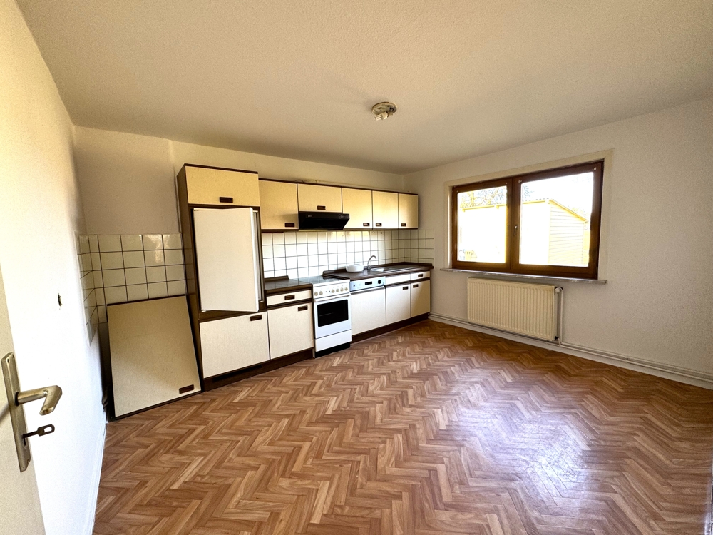 Zweifamilienhaus auf großem Grundstück in Dahlenburg-Lemgrabe! - Große Küche