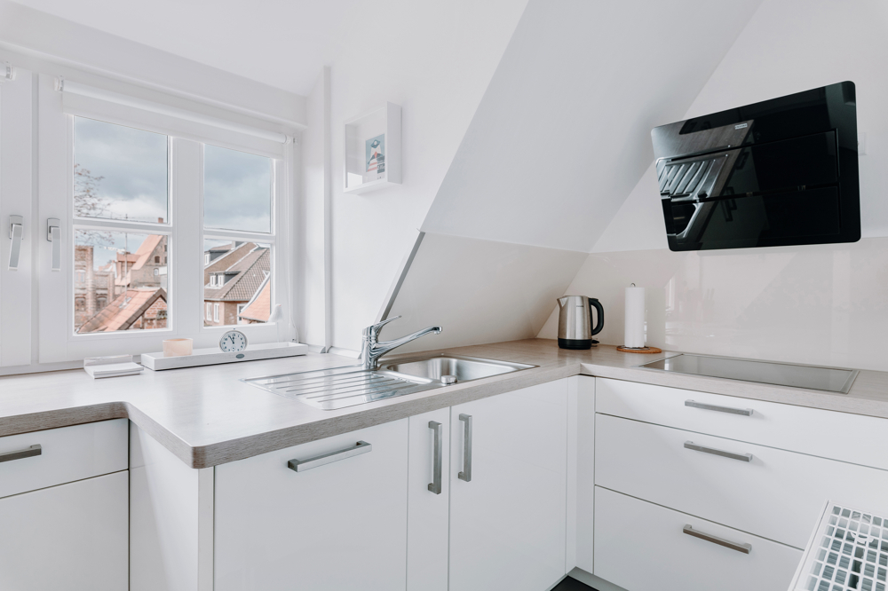Altstadt-Flair inklusive: Dachgeschosswohnung im Herzen von Lüneburg - Küche