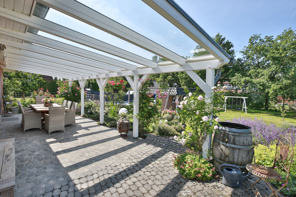 Wunderschönes und modernes Einfamilienhaus mit Pool in Südergellersen! - Überdachter Terrassenbereich