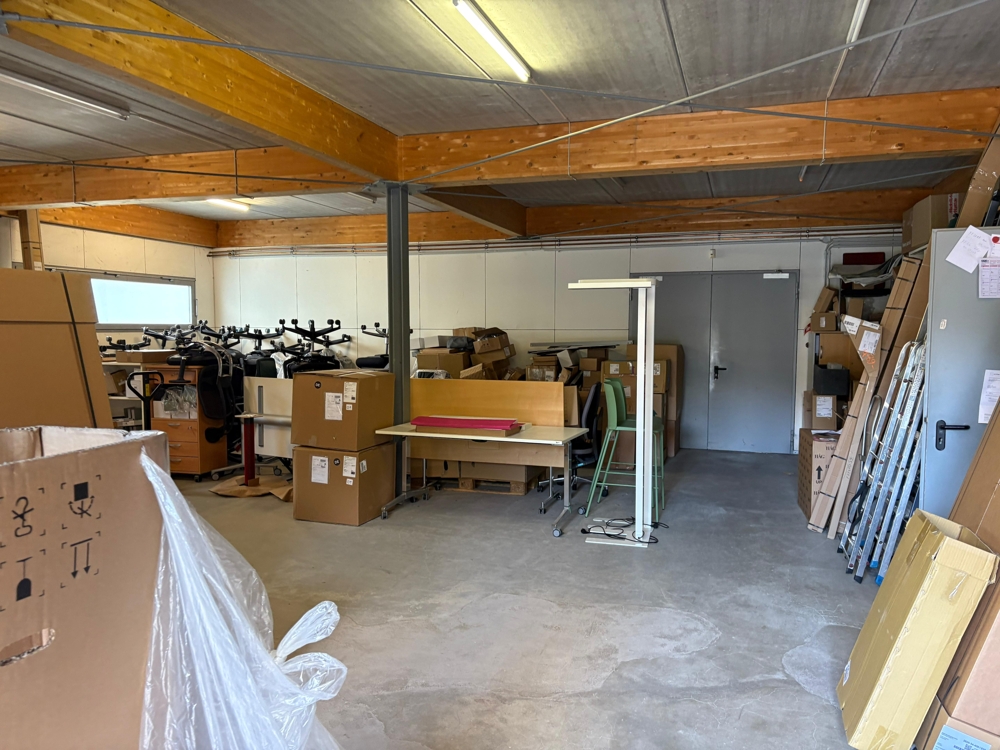 * Ihr neues Geschäftshaus! * - Lagerflächen