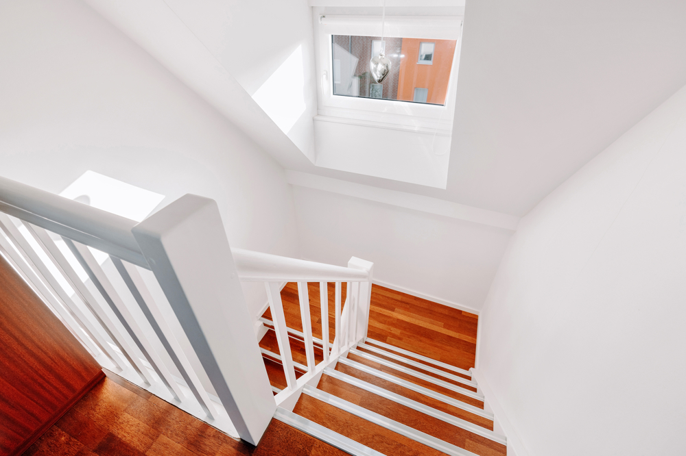 Saniertes Reihenhaus in zentraler Lage - Treppe