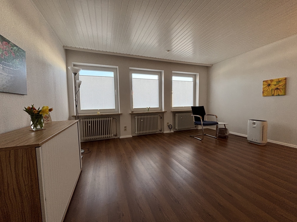 Gepflegtes Wohn- und Geschäftshaus in Lüneburg-Oedeme - Praxis 2