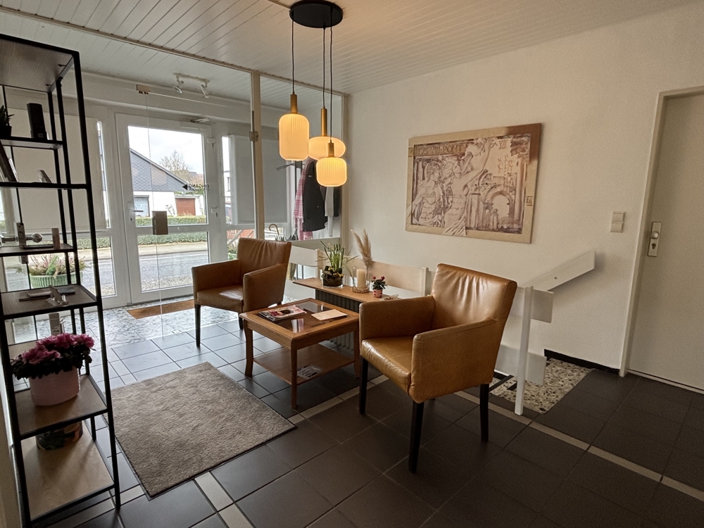 Gepflegtes Wohn- und Geschäftshaus in Lüneburg-Oedeme - Eingang/Wartebereich
