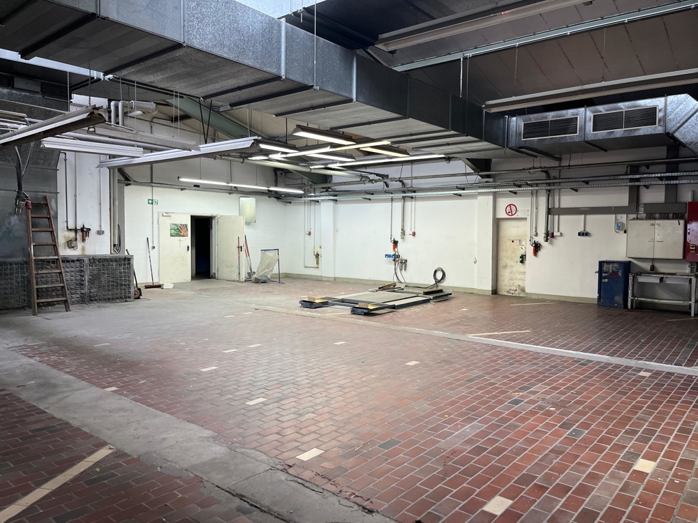 * Hallenfläche mit Büro in Lüneburg * - WhatsApp Image 2025-06-19 at 11.58.21