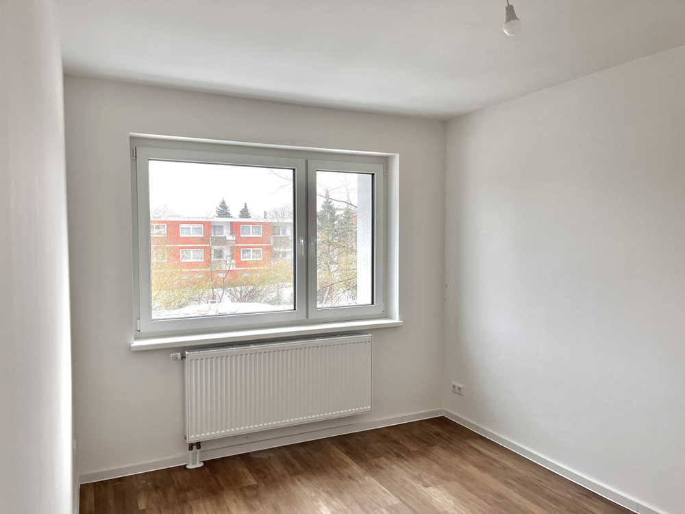 Sanierte 3-Zimmer-Wohnung - Zimmer