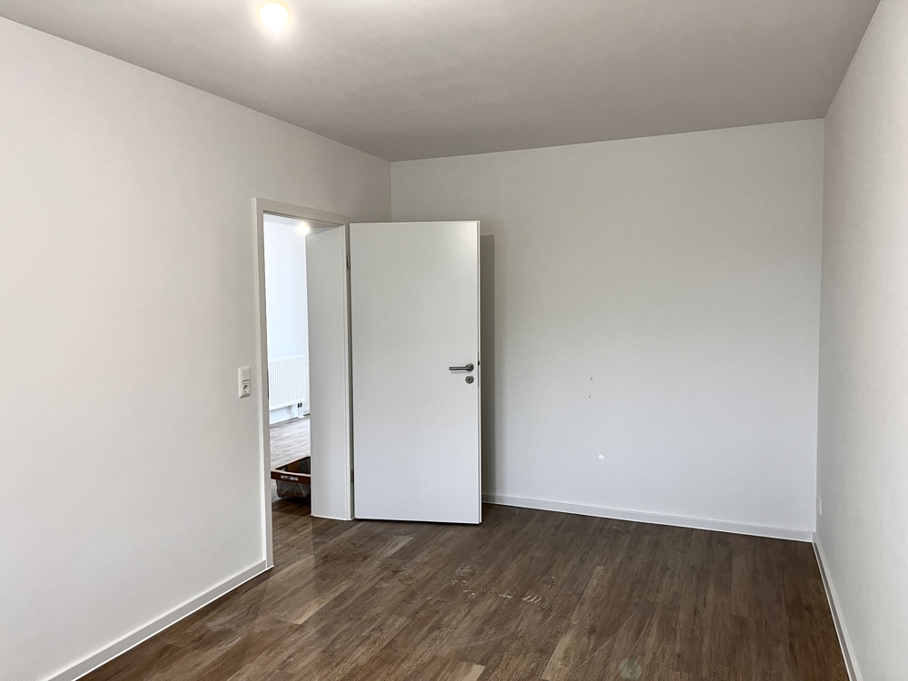 Sanierte 3-Zimmer-Wohnung - Zimmer