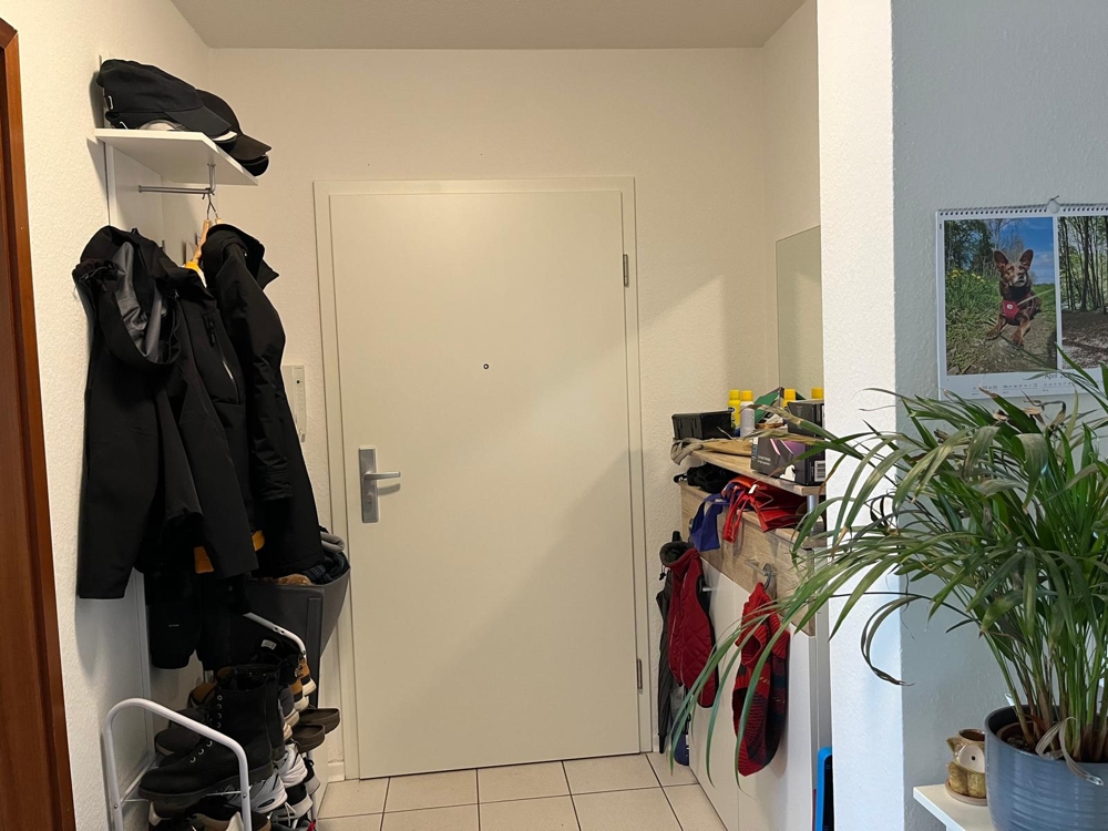 Neues Zuhause mit Balkon, Terrasse und Garten - Eingangsbereich