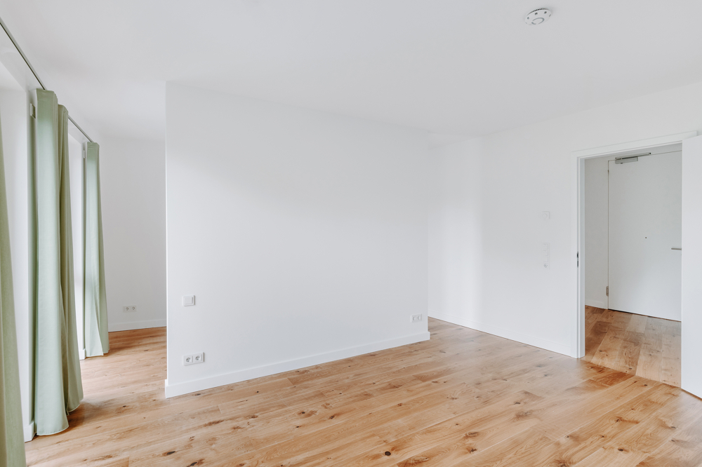 Großzügige, zentrale 3-Zimmer-Wohnung mit Balkon - Bild
