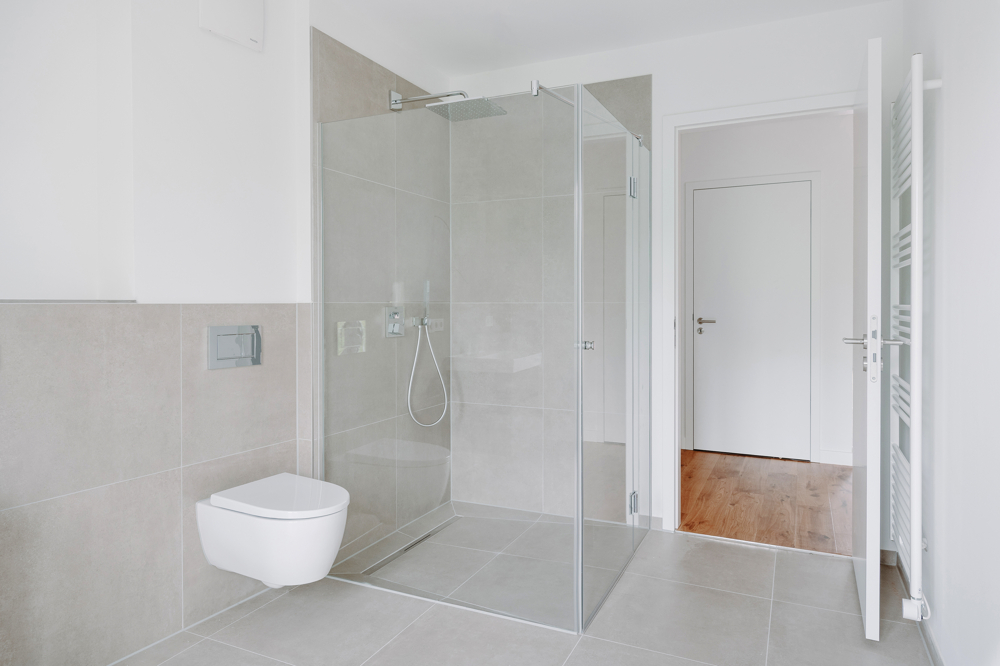 Großzügige, zentrale 3-Zimmer-Wohnung mit Balkon - Badezimmer