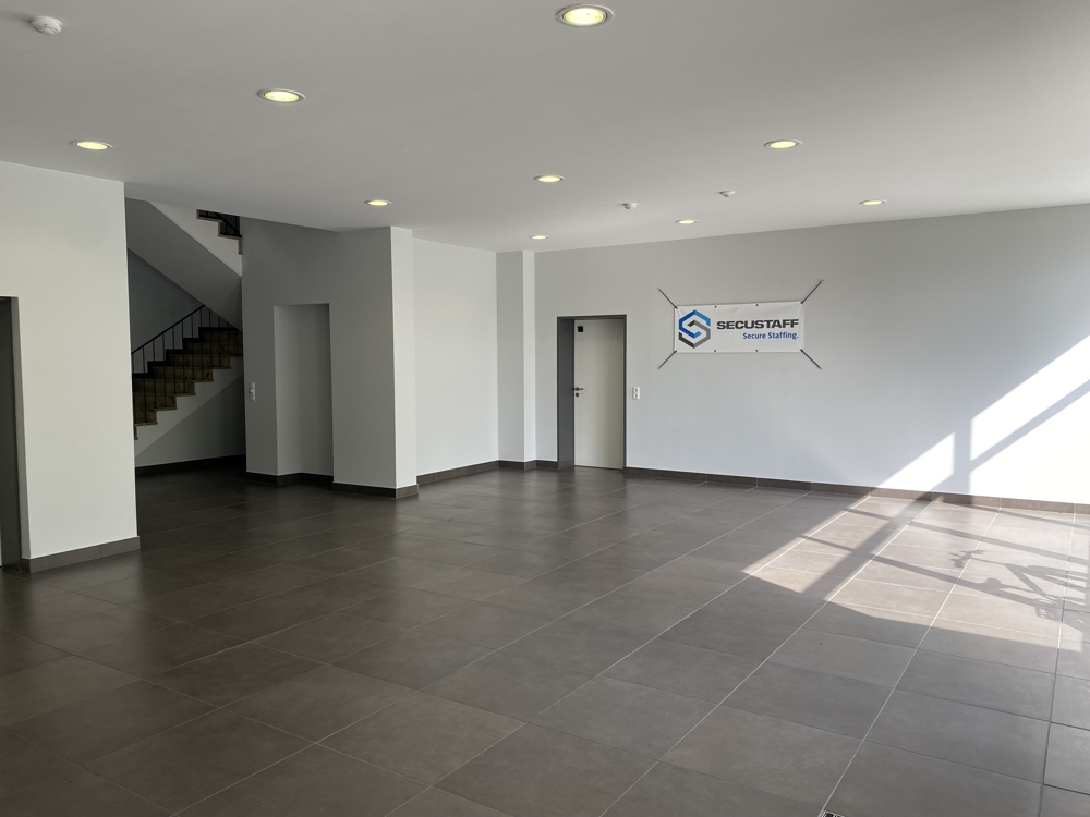 * Bürofläche in ruhiger Lage * - Eingangsbereich