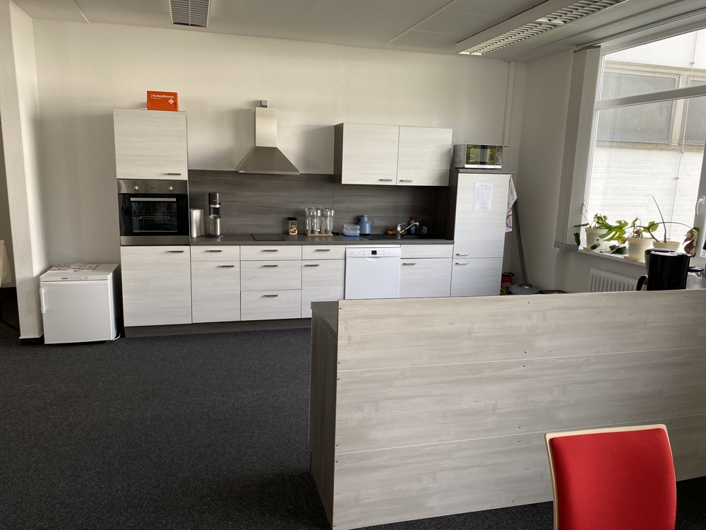 * Bürofläche in ruhiger Lage * - Küchenbereich