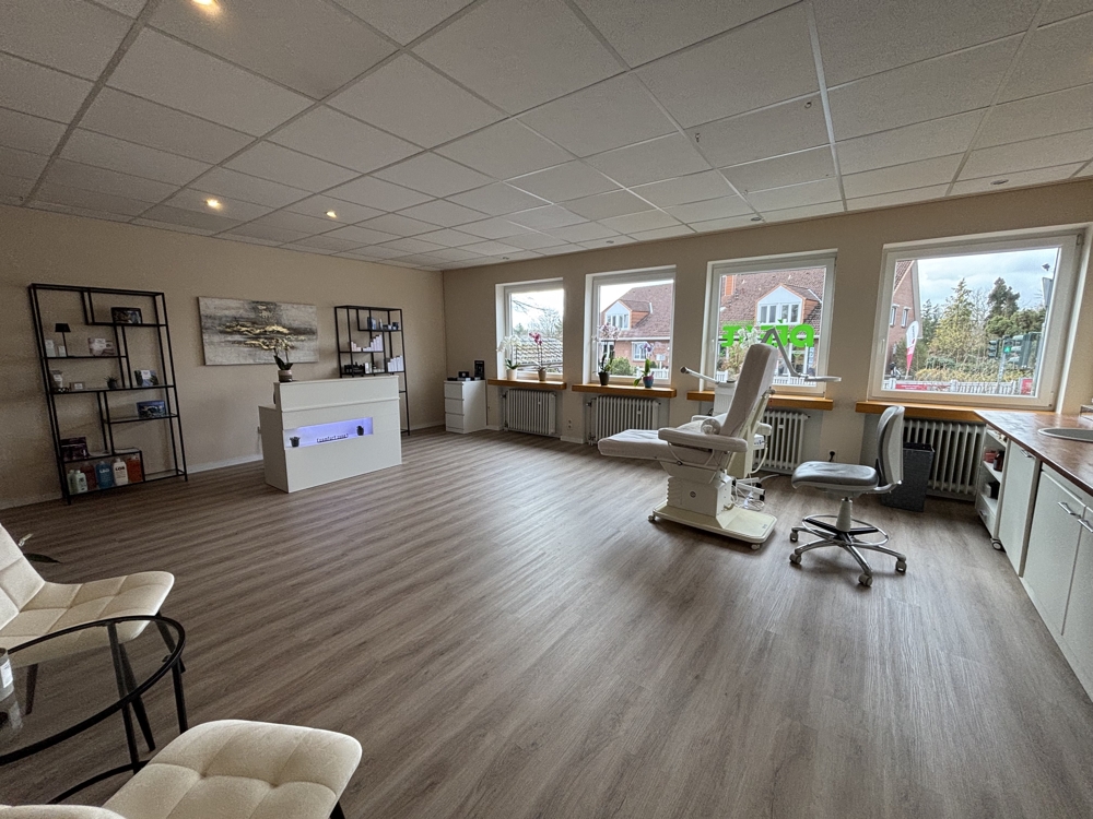 Renditestarkes Wohn- & Geschäftshaus in guter Lage von Lüneburg - Gewerbefläche Kosmetik