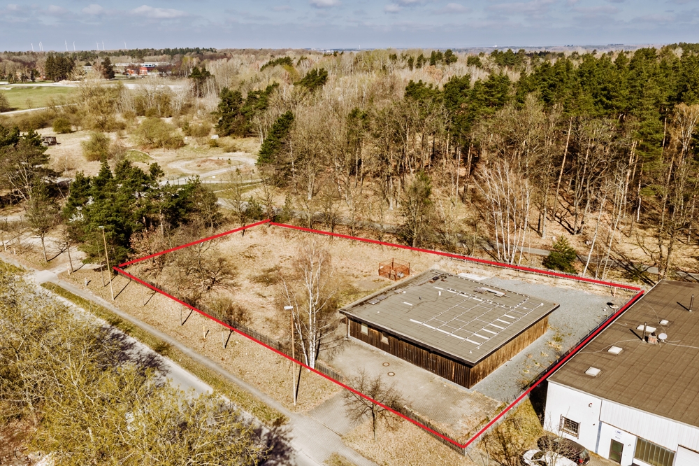 * Hallenfläche im Lüneburger Hafen * - DJI_20260401120119_0033_D