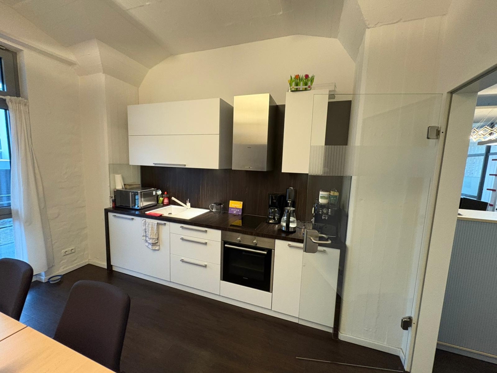 * Ihre Bürofläche im Speicherquartier! * - Küchenbereich