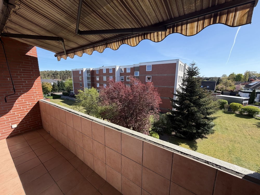 Licht, Lage, Balkon – charmante 3-Zimmer-Wohnung - Sonnenbalkon