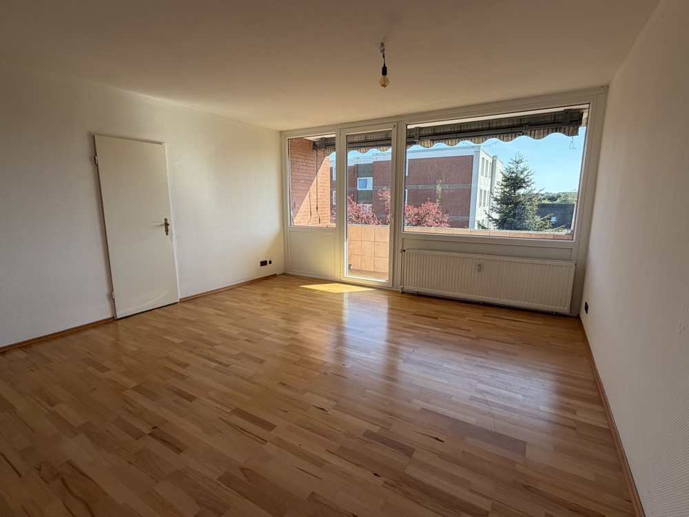 Licht, Lage, Balkon – charmante 3-Zimmer-Wohnung - Wohnzimmer