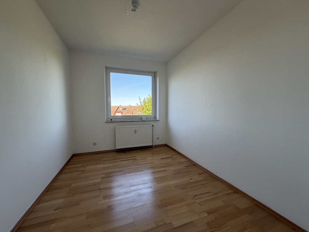 Licht, Lage, Balkon – charmante 3-Zimmer-Wohnung - KInderzimmer