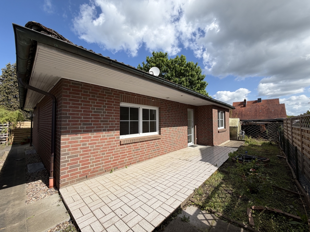 Bungalow mit Vollkeller und ausgebautem Dachboden - Terrasse