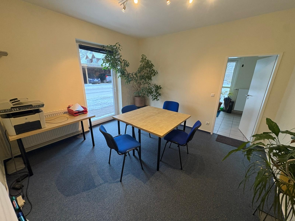 * Praxis/Bürofläche in Häcklingen * - Büro