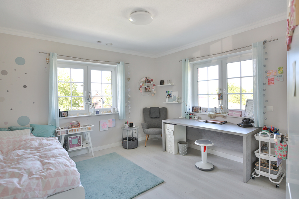 Wunderschönes und modernes Einfamilienhaus mit Pool in Südergellersen! - Freundliches Kinderzimmer