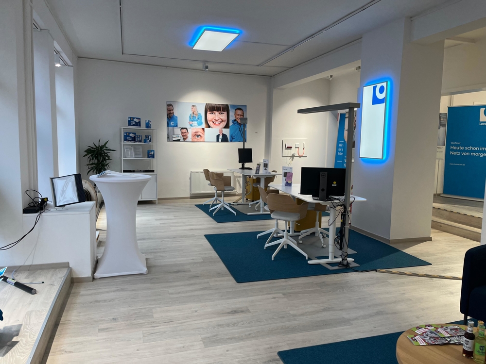 *Großzügige Laden oder Bürofläche in Lüneburg * - Showroom Eingangsbereich
