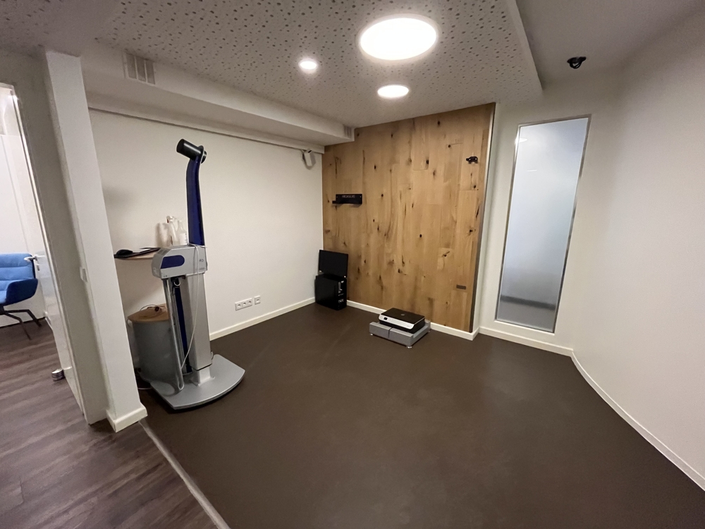 * Hochwertig ausgestattete Physiopraxis * - IMG_6130