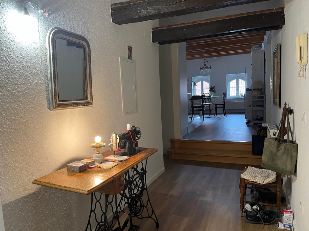 Tolle Altbauwohnung in der City - Flur