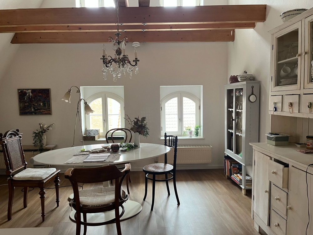 Tolle Altbauwohnung in der City - Wohnen/Essen