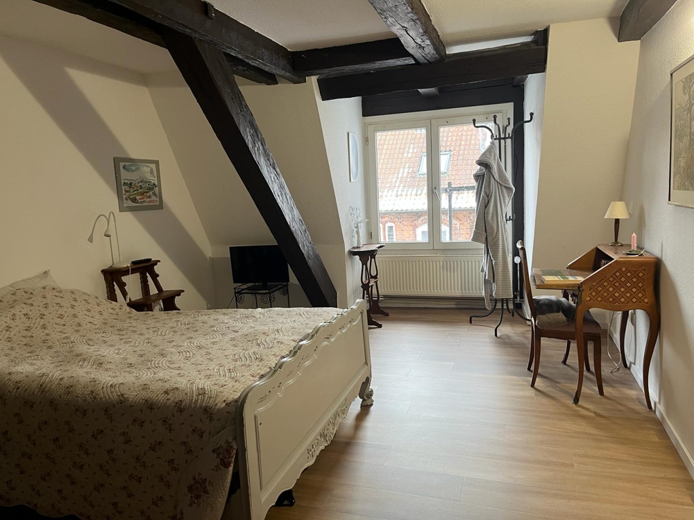 Tolle Altbauwohnung in der City - Schlafzimmer
