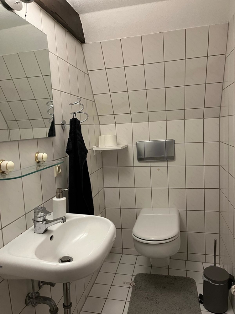 ° Tolle Altbauwohnung in der City ° - Gäste-WC