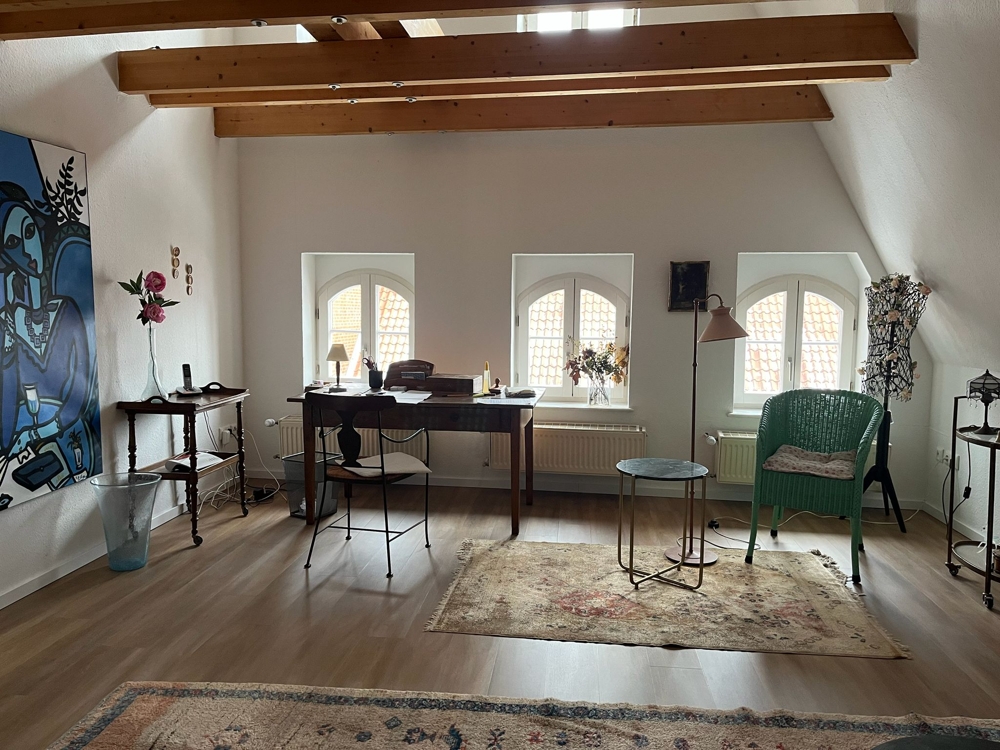 Tolle Altbauwohnung in der City - Wohnzimmer 2