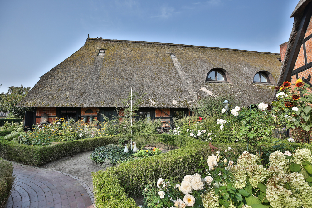 Große Hofanlage - Wohnen & Gewerbe - Kauf & Miete! - Wunderschöner Gartenbereich