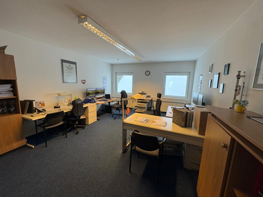 * Bürofläche mit viel Tageslicht in der Stadtkoppel * - Büro